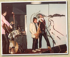 Mario painting a picture on stage